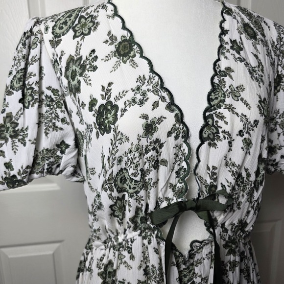 Trixxi White Mini Dress with Green Floral Print - Picture 4 of 14